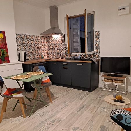 Studio Cosy Meuble, Terrasse Et Patio Pour Velo Rochefort  Exterior foto