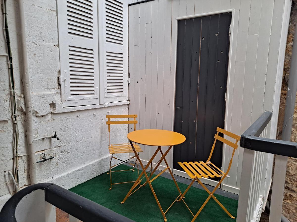Studio Cosy Meuble, Terrasse Et Patio Pour Velo Rochefort  Exterior foto
